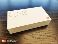 Lei Jun zeigt uns eine Vorschau auf die Xiaomi Mi Max 3 Verkaufsbox