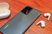 Xiaomi presenta Civi 2, il fashion phone con “isola” nel display
